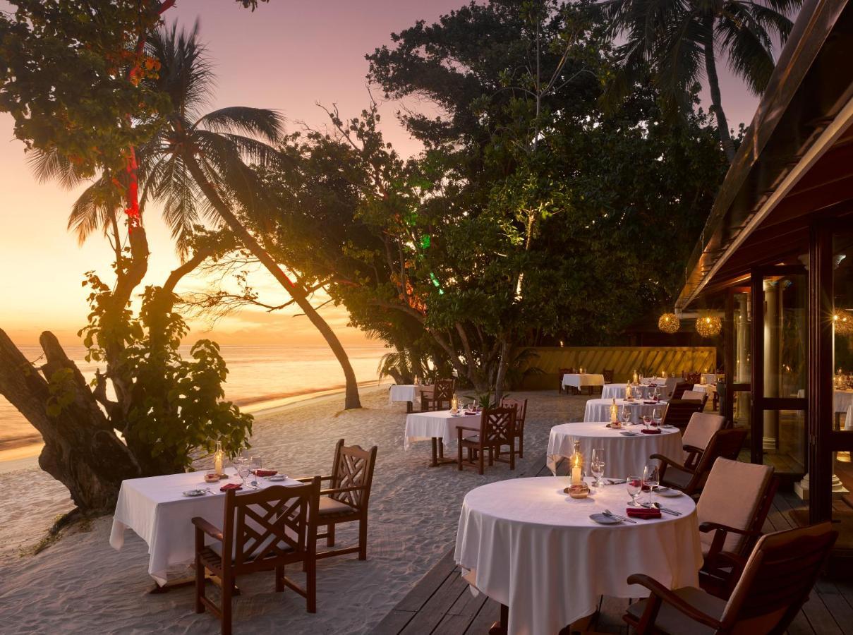 Royal Island Resort Maldives Dharavandhoo Zewnętrze zdjęcie Sunset at the Beach Bar