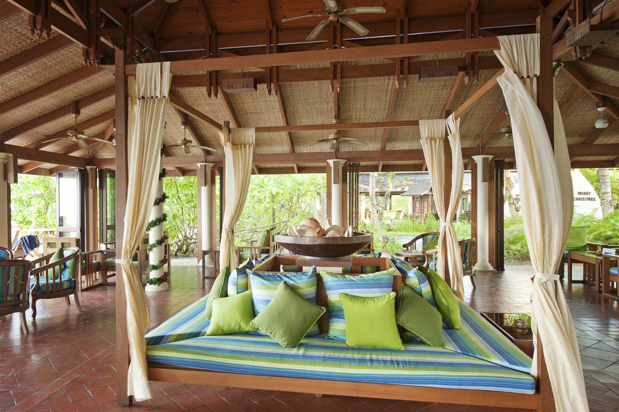 Royal Island Resort Maldives Dharavandhoo Zewnętrze zdjęcie The interior of the restaurant